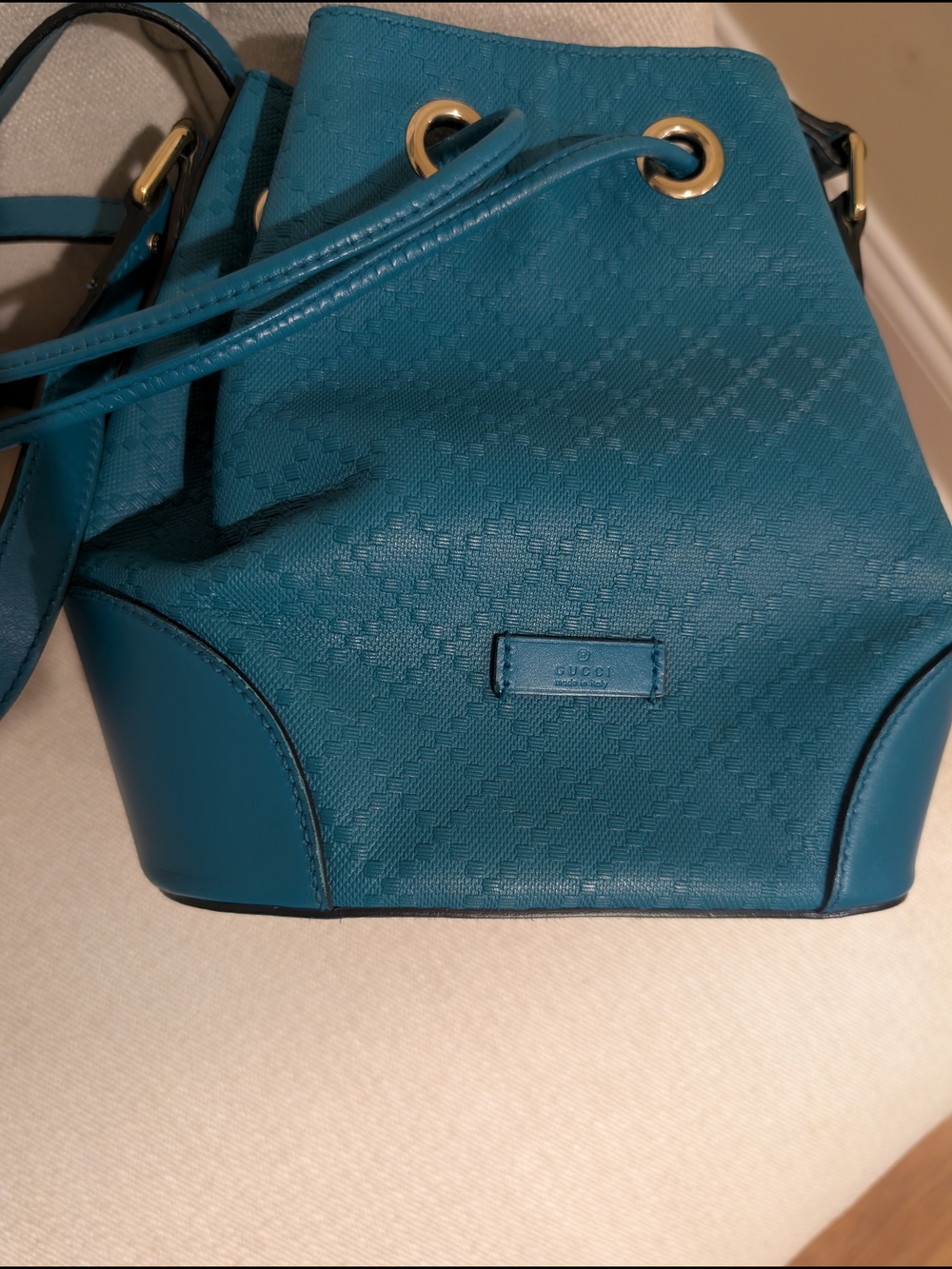 Gucci Bucket Bag! - Picture 7 of 17